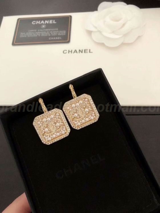 Chanel Earrings 690